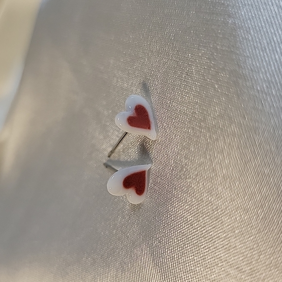 🔥LAST PAIR🔥 Tiny Ceramic Heart Stud Earrings, red, handmade - Picture 3 of 5